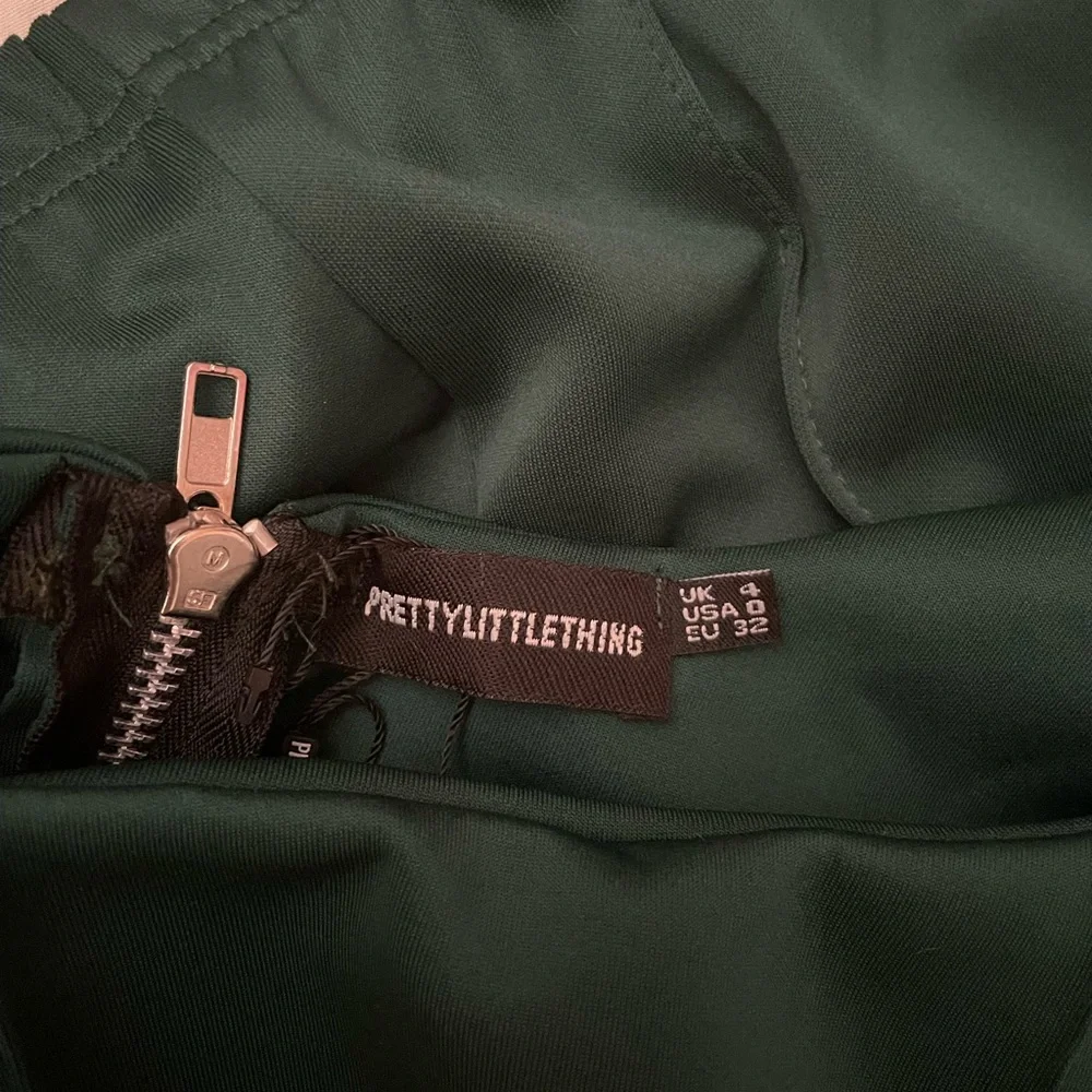 PrettyLittleThing Green Set - Picture 3 of 3